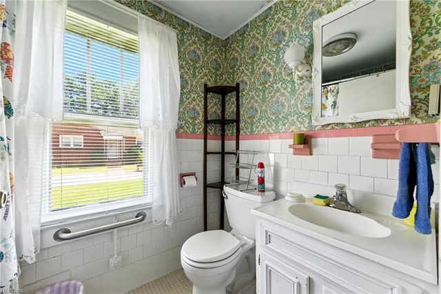 208 Little Florida RD, Poquoson, VA 23662