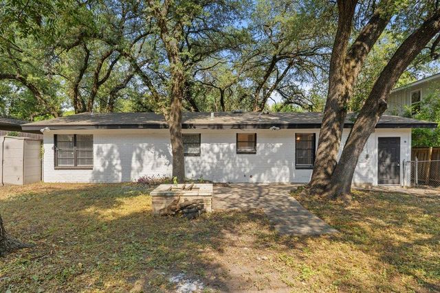 2411 S 6th ST, Austin, TX 78704