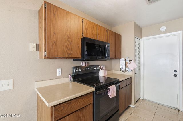 7052 W TURQUOISE Avenue, Peoria, AZ 85345