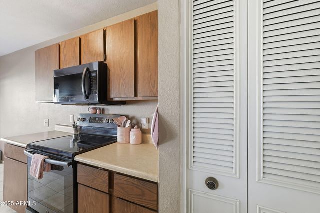 7052 W TURQUOISE Avenue, Peoria, AZ 85345