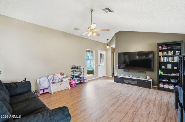 7052 W TURQUOISE Avenue, Peoria, AZ 85345