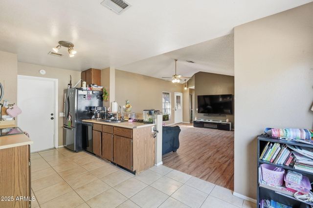 7052 W TURQUOISE Avenue, Peoria, AZ 85345