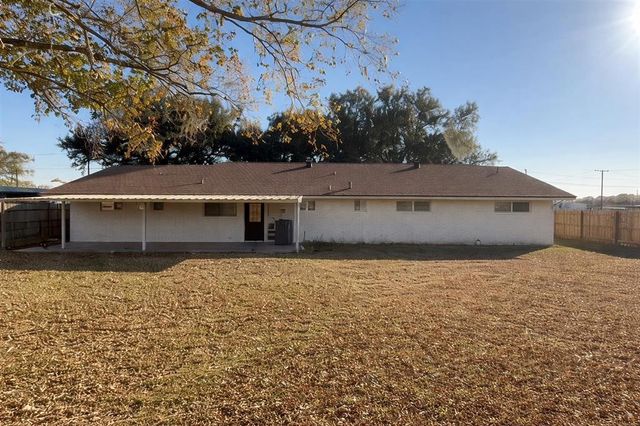 608 W Miller Avenue, Iowa, LA 70647