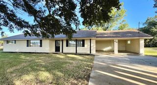 608 W Miller Avenue, Iowa, LA 70647