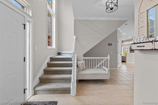 518 Beechwood Way, Lake Orion, MI 48362