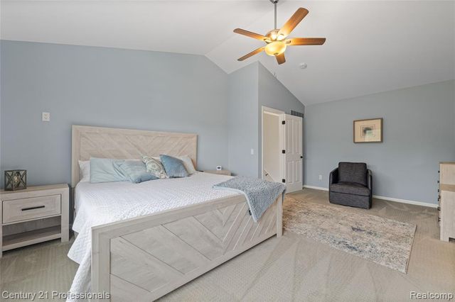 518 Beechwood Way, Lake Orion, MI 48362