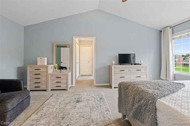 518 Beechwood Way, Lake Orion, MI 48362