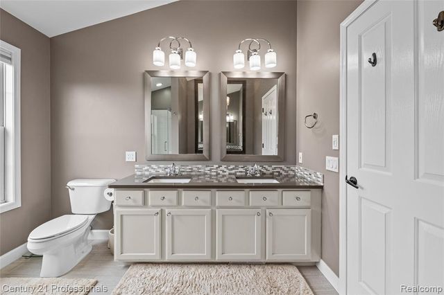 518 Beechwood Way, Lake Orion, MI 48362