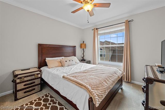 518 Beechwood Way, Lake Orion, MI 48362