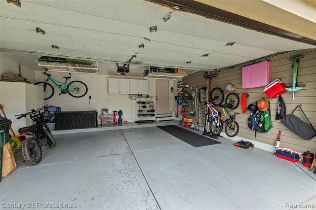 518 Beechwood Way, Lake Orion, MI 48362