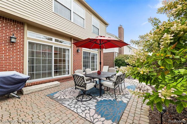 518 Beechwood Way, Lake Orion, MI 48362