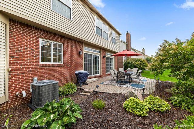 518 Beechwood Way, Lake Orion, MI 48362