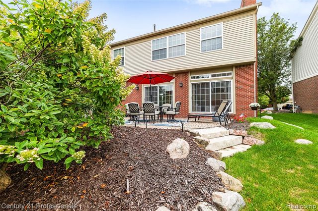 518 Beechwood Way, Lake Orion, MI 48362