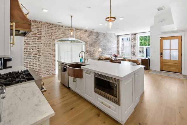 44 State Street A, Charleston, SC 29401