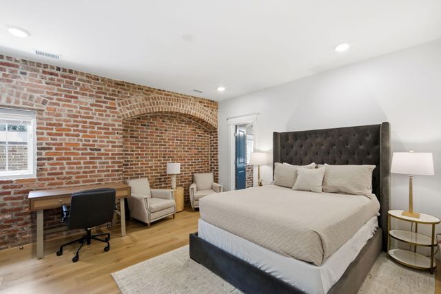 44 State Street A, Charleston, SC 29401