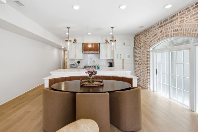44 State Street A, Charleston, SC 29401