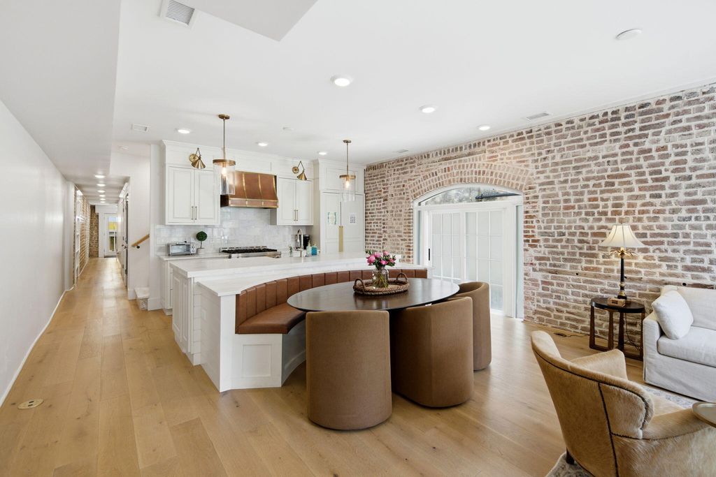 44 State Street A, Charleston, SC 29401