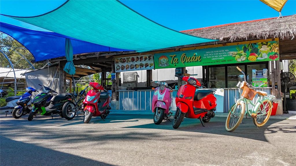 Image 11 of property listing at 21552 E STATE ROAD 64, Bradenton, FL 34212