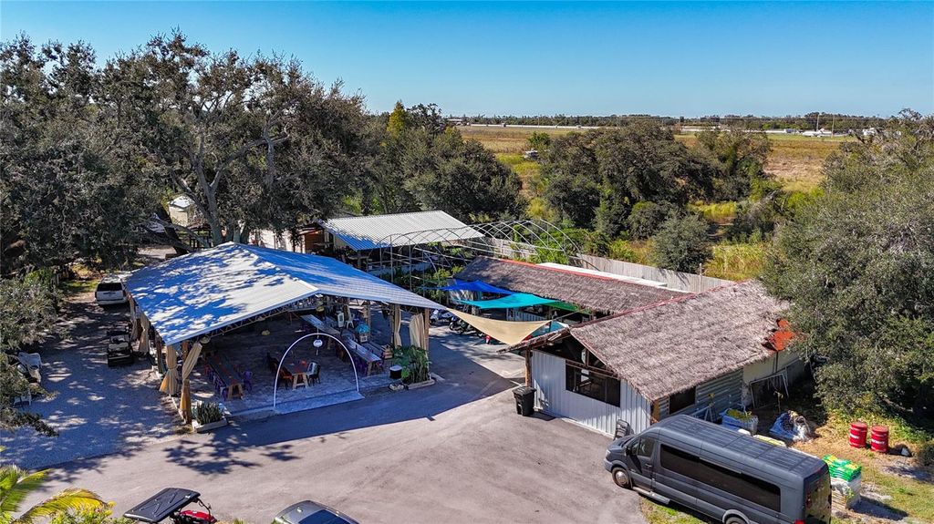 Image 15 of property listing at 21552 E STATE ROAD 64, Bradenton, FL 34212