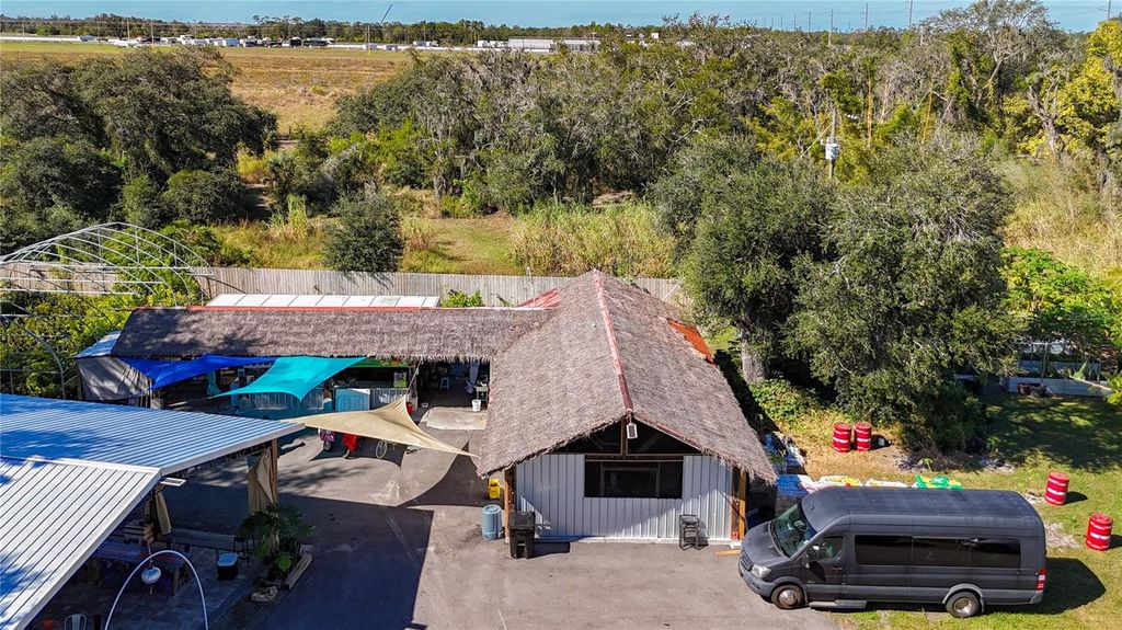 Image 17 of property listing at 21552 E STATE ROAD 64, Bradenton, FL 34212