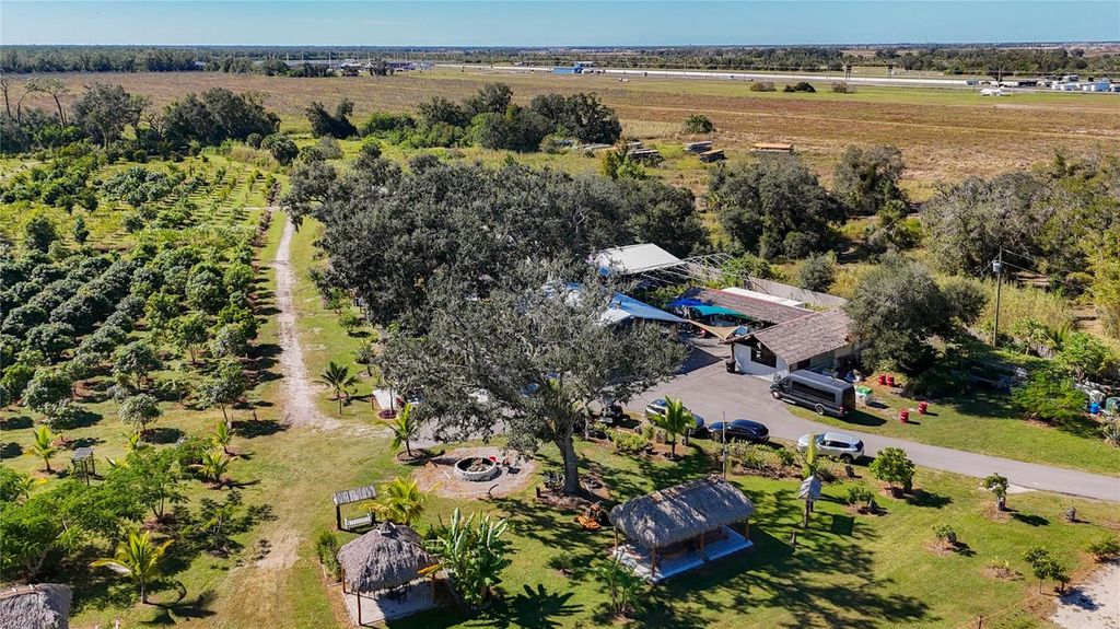 Image 23 of property listing at 21552 E STATE ROAD 64, Bradenton, FL 34212