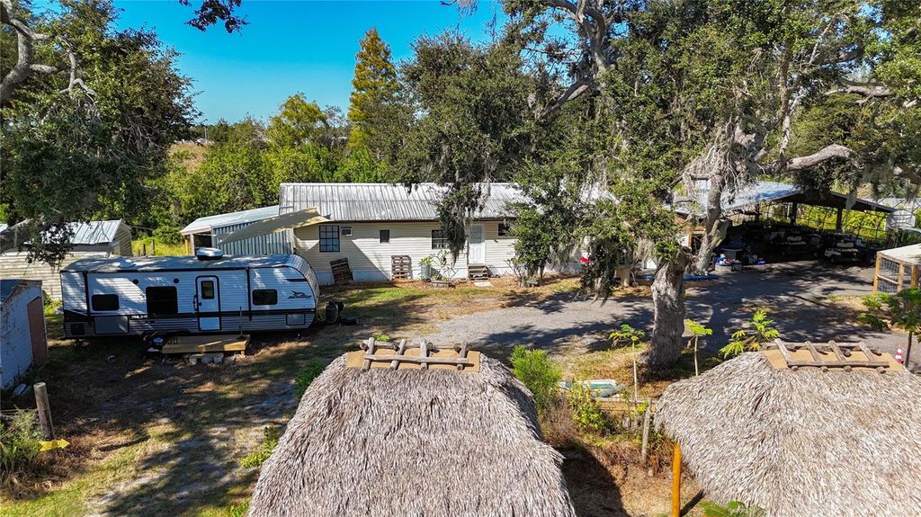 Image 34 of property listing at 21552 E STATE ROAD 64, Bradenton, FL 34212