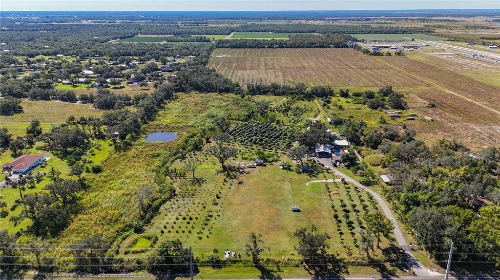 Image 5 of property listing at 21552 E STATE ROAD 64, Bradenton, FL 34212