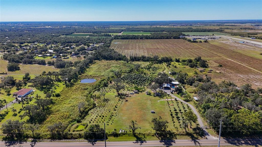 Image 9 of property listing at 21552 E STATE ROAD 64, Bradenton, FL 34212