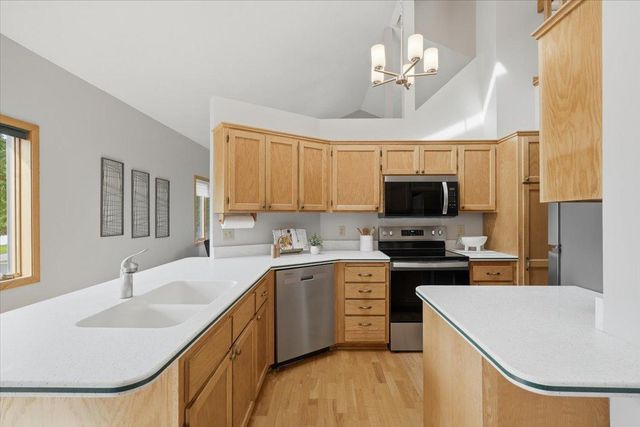 8006 Cooper Avenue, Inver Grove Heights, MN 55076