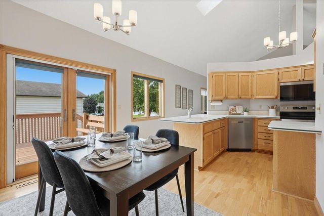 8006 Cooper Avenue, Inver Grove Heights, MN 55076