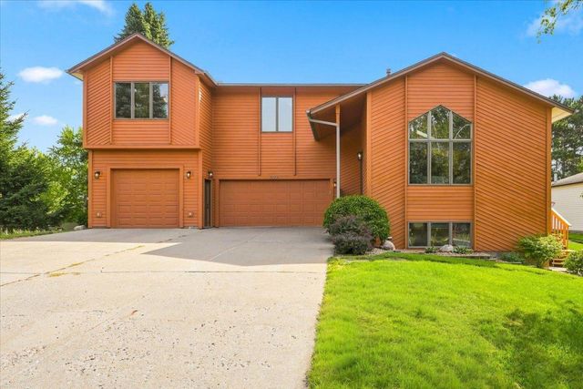 8006 Cooper Avenue, Inver Grove Heights, MN 55076
