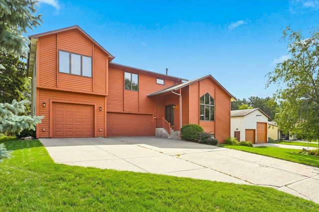 8006 Cooper Avenue, Inver Grove Heights, MN 55076