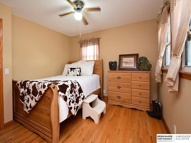 5511 S 104th Circle, Omaha, NE 68127