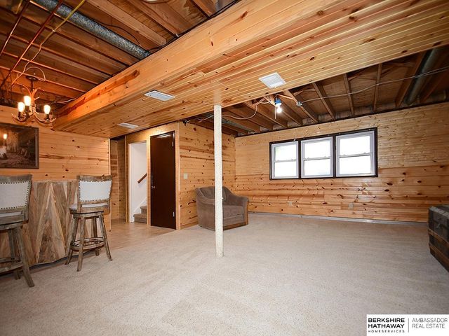 5511 S 104th Circle, Omaha, NE 68127