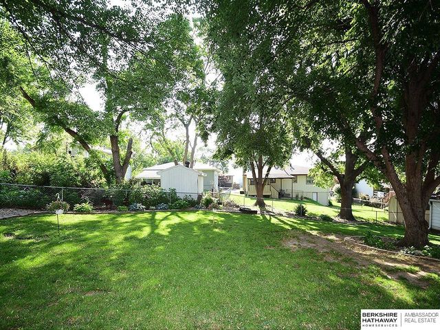 5511 S 104th Circle, Omaha, NE 68127