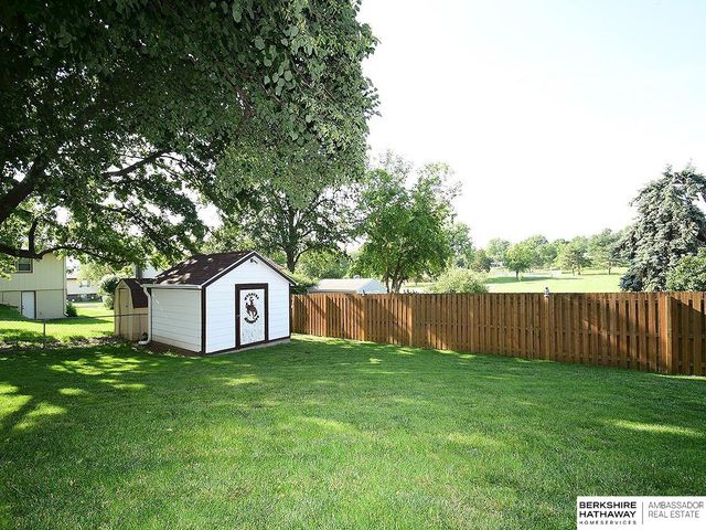 5511 S 104th Circle, Omaha, NE 68127