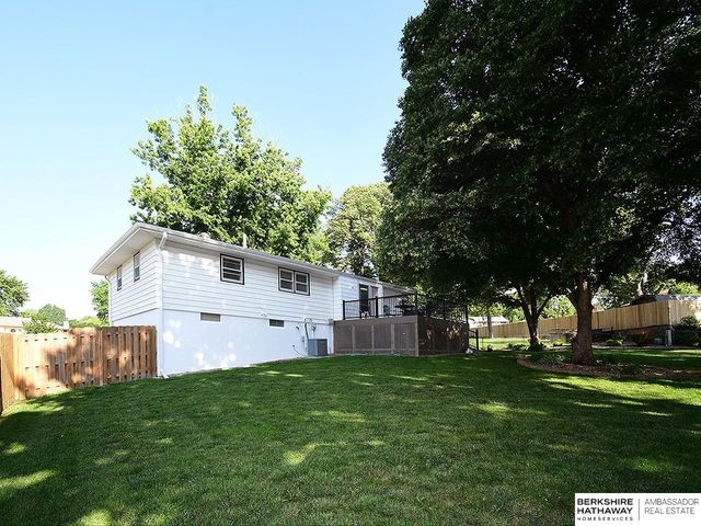 5511 S 104th Circle, Omaha, NE 68127