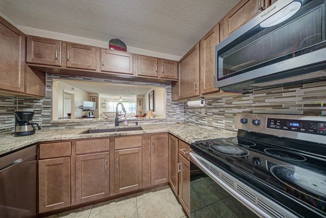7650 Tahiti Lane 105, Lake Worth, FL 33467