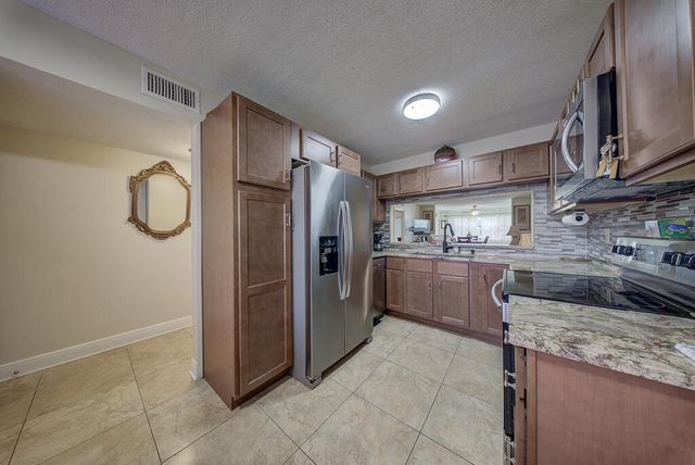 7650 Tahiti Lane 105, Lake Worth, FL 33467