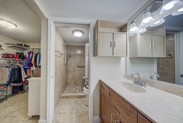 7650 Tahiti Lane 105, Lake Worth, FL 33467