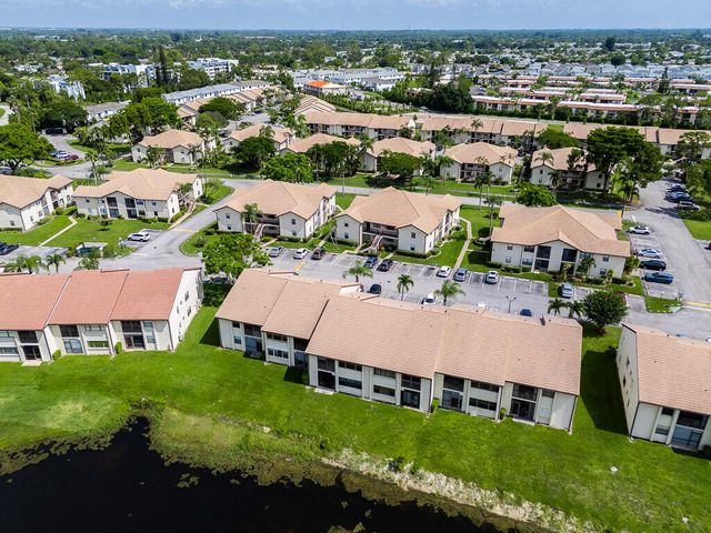7650 Tahiti Lane 105, Lake Worth, FL 33467