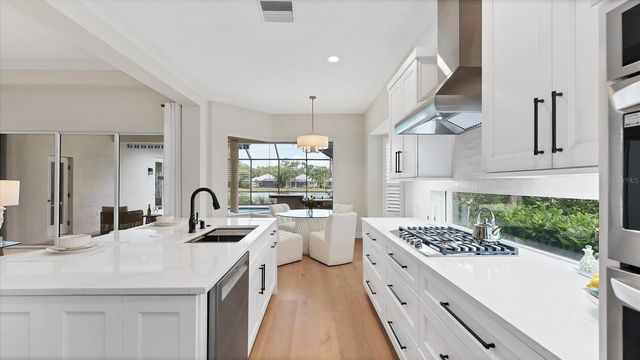 8330 ABINGDON COURT, University Park, FL 34201