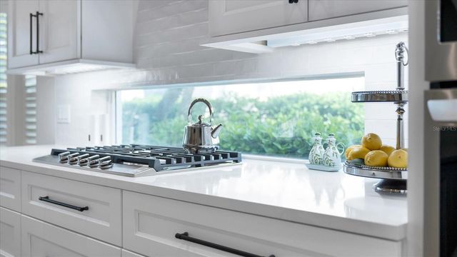 8330 ABINGDON COURT, University Park, FL 34201