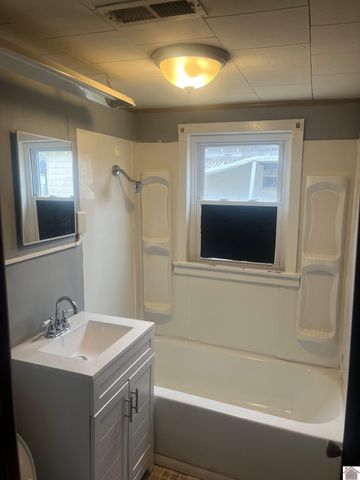 2032 Center St., Paducah, KY 42003