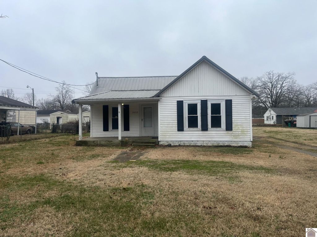 2032 Center St., Paducah, KY 42003