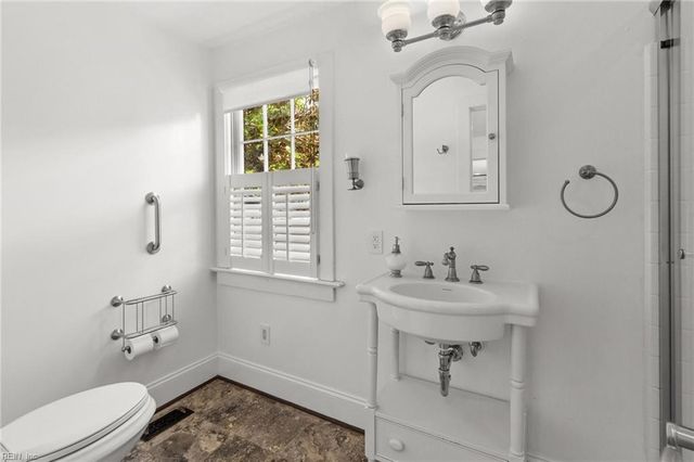 5523 White Hall RD, Gloucester, VA 23061
