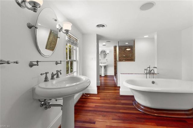 5523 White Hall RD, Gloucester, VA 23061