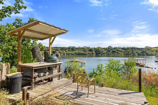 1289 Lakeshore DR, Spicewood, TX 78669