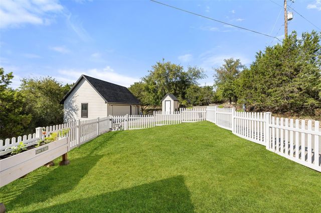 1289 Lakeshore DR, Spicewood, TX 78669