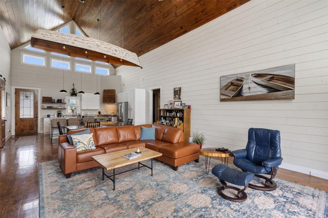 1289 Lakeshore DR, Spicewood, TX 78669
